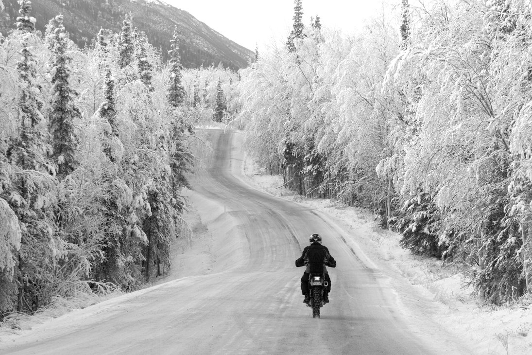 Consigli utili per guidare la moto d’inverno