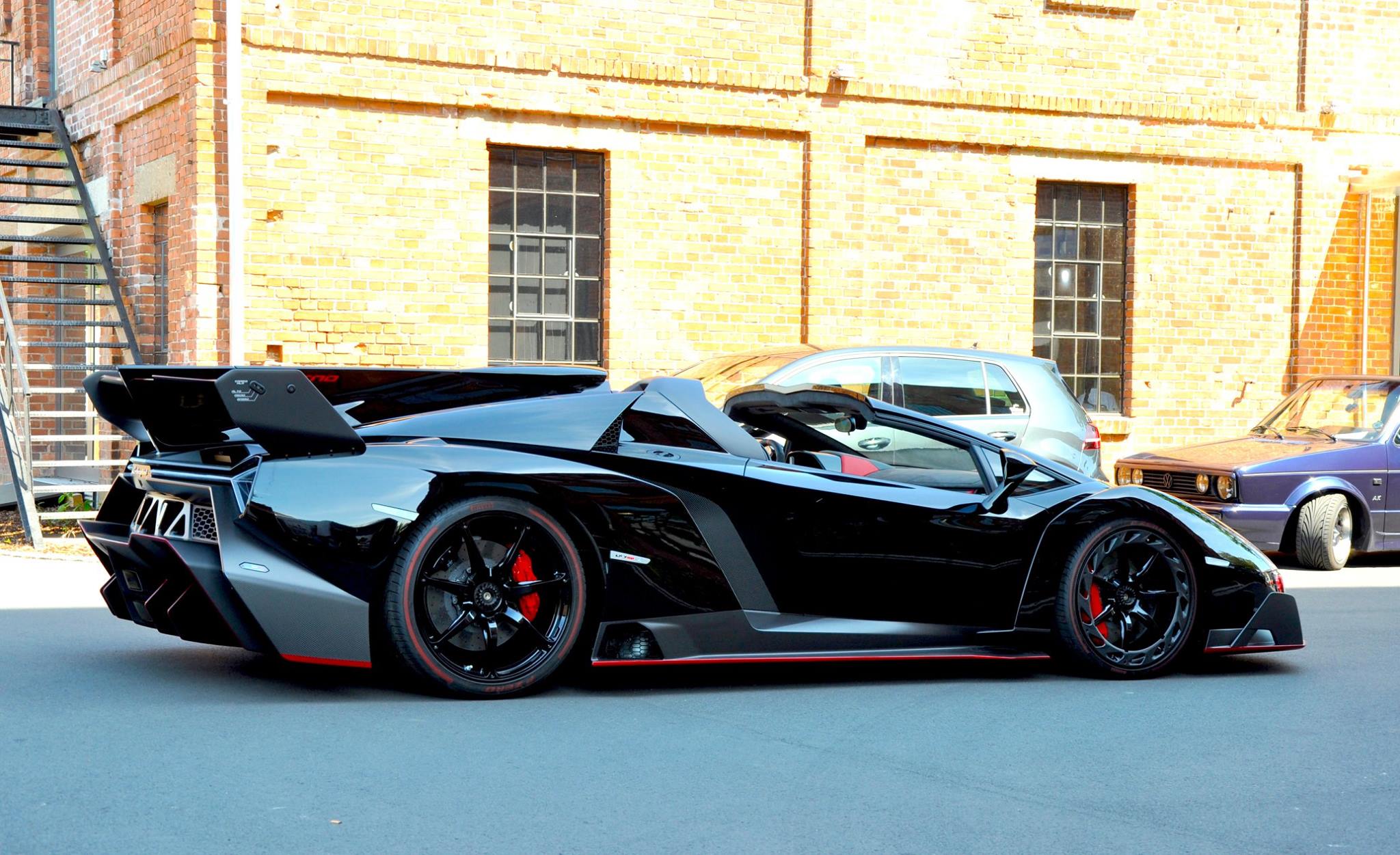 Lamborghini Veneno Roadster